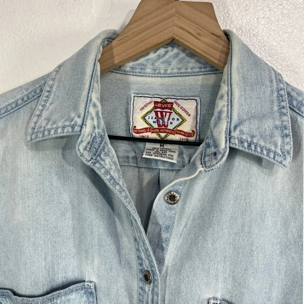 Vintage 90s Levi's Red Tab Denim Shirt Medium‎ Light Wash Cotton Unisex Retro